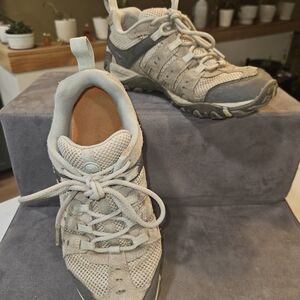 Merrell Women's Tan and Gray Athletic Shoes